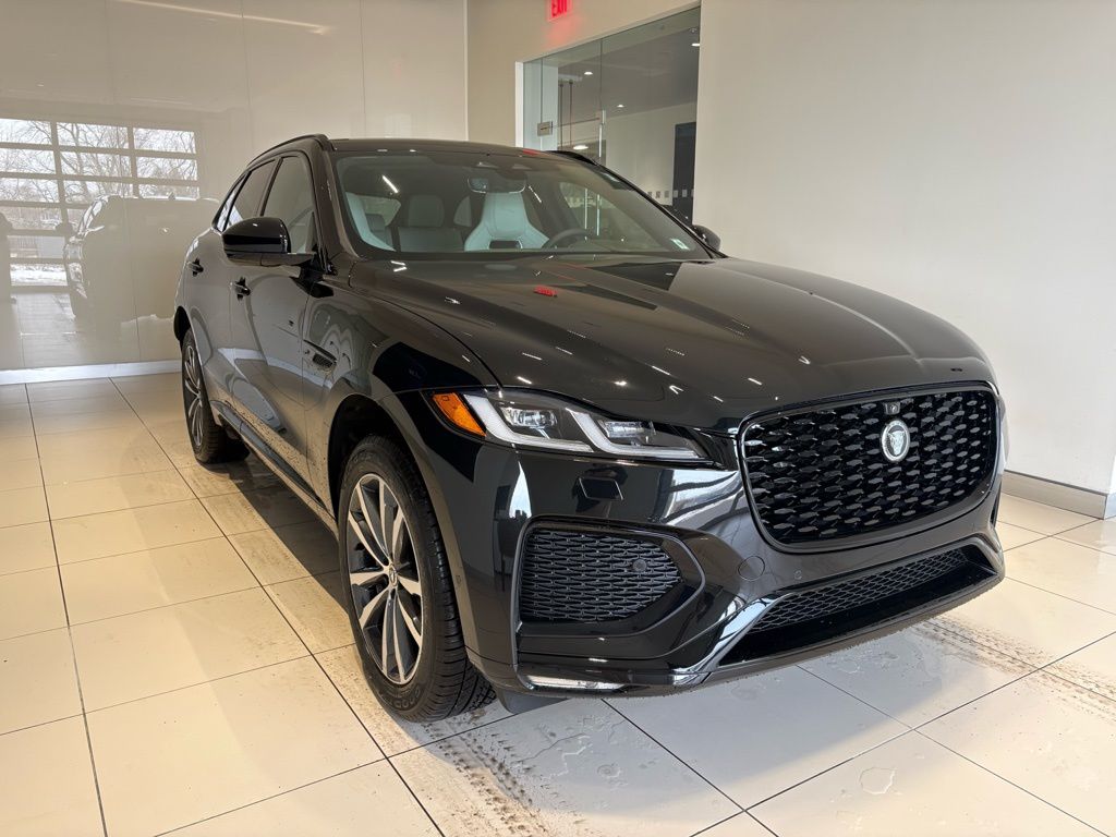 2026 Jaguar F-Pace R-Dynamic S - Photo 6