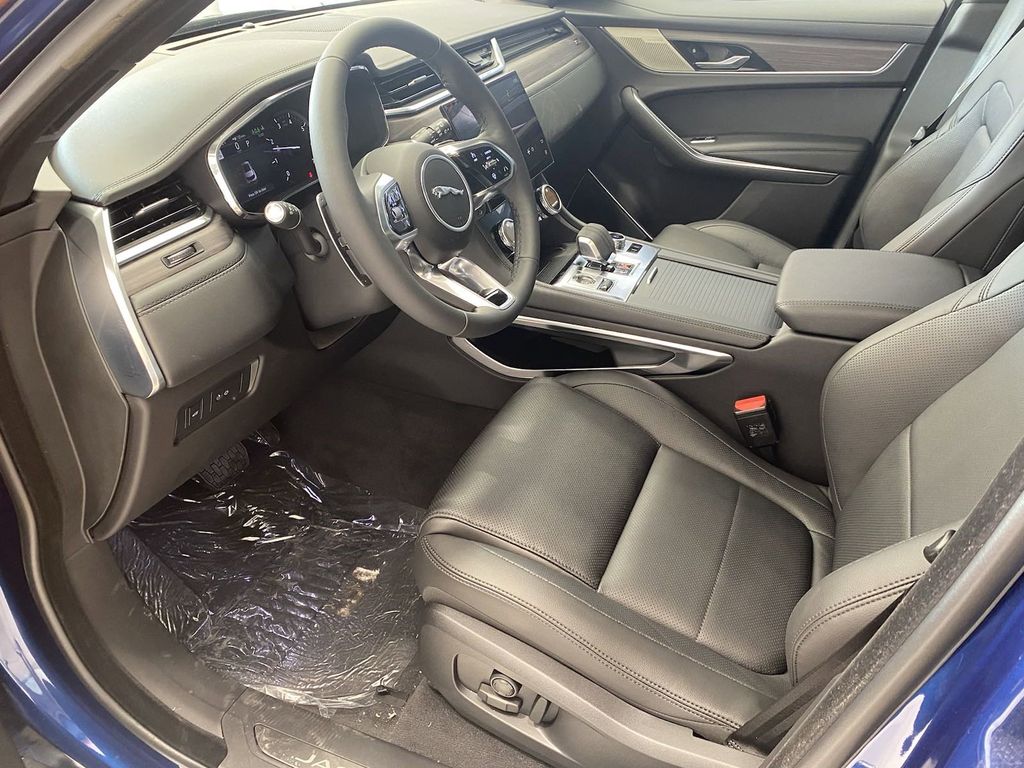 2023 Jaguar F-Pace S - Photo 8