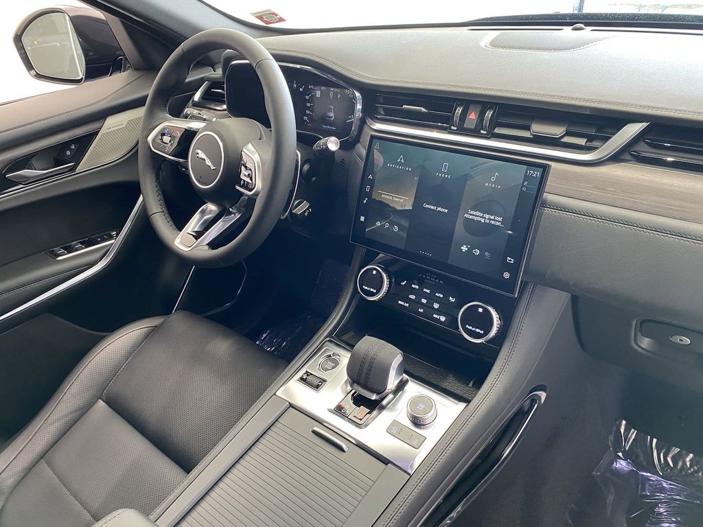 2023 Jaguar F-Pace S - Photo 13