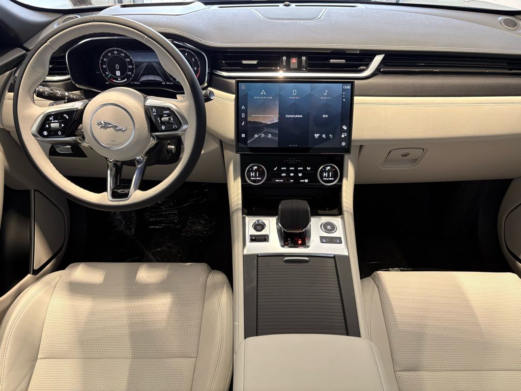 2026 Jaguar F-Pace R-Dynamic S - Photo 18