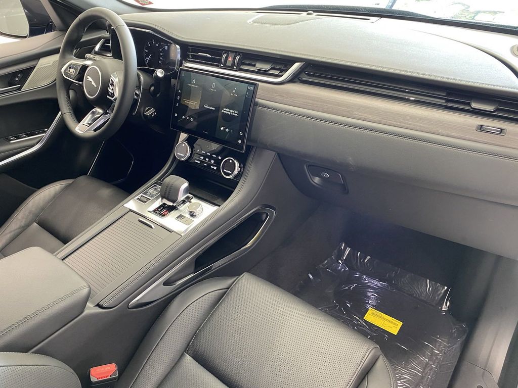 2023 Jaguar F-Pace S - Photo 12
