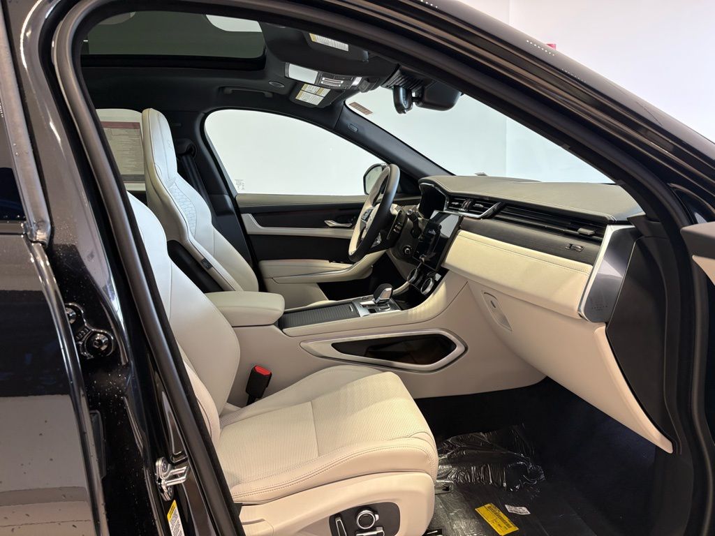 2026 Jaguar F-Pace R-Dynamic S - Photo 16