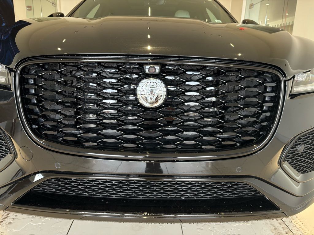 2026 Jaguar F-Pace R-Dynamic S - Photo 9