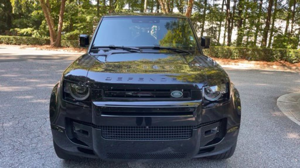 Used 2025 Land Rover Defender 110 X-Dynamic SE SUV