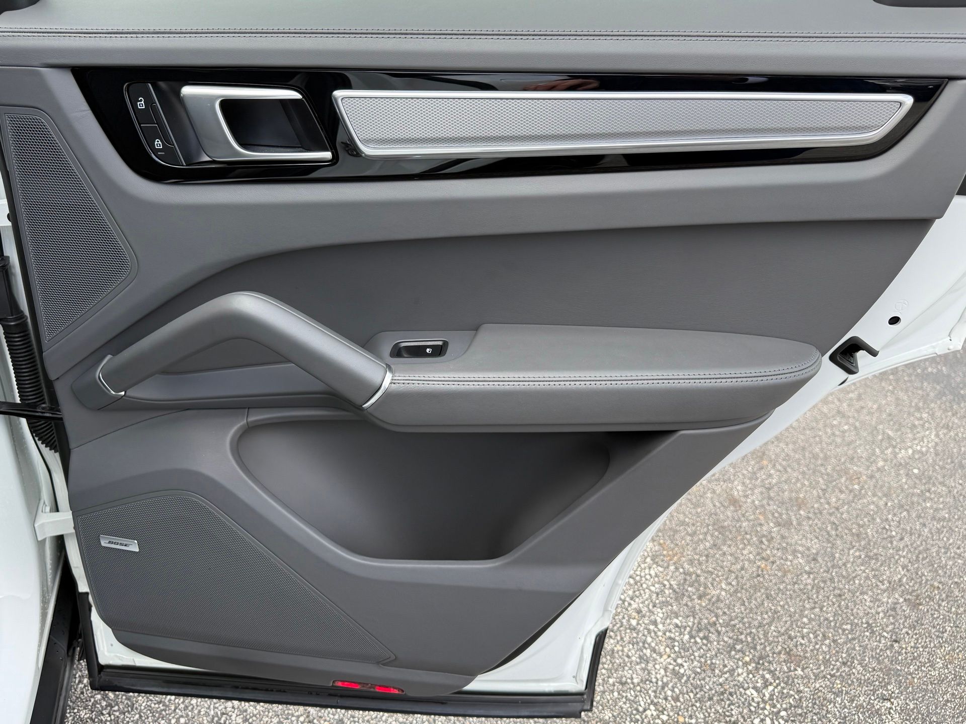 2023 Porsche Cayenne Base - Photo 35
