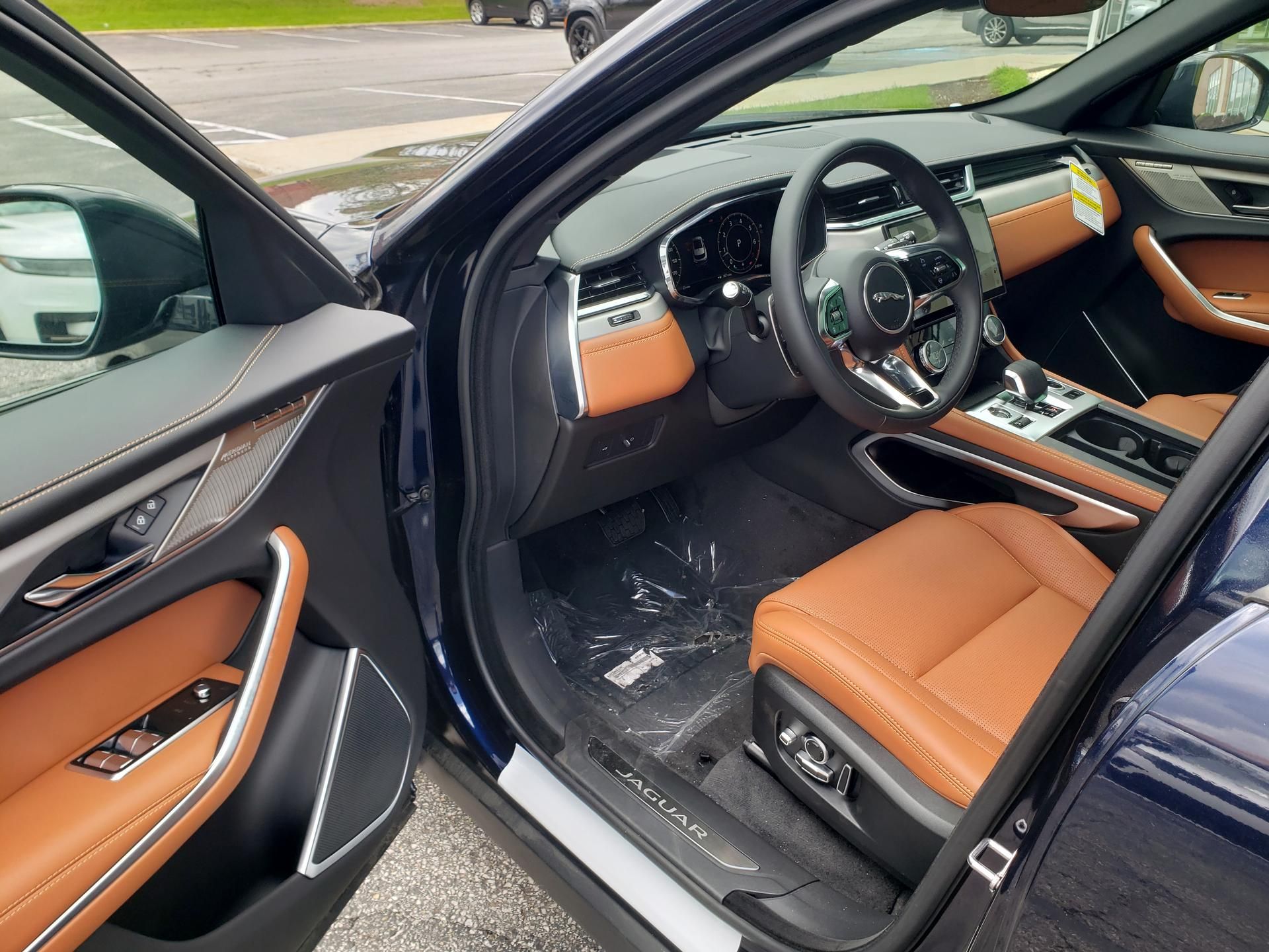 2026 Jaguar F-Pace R-Dynamic S - Photo 9