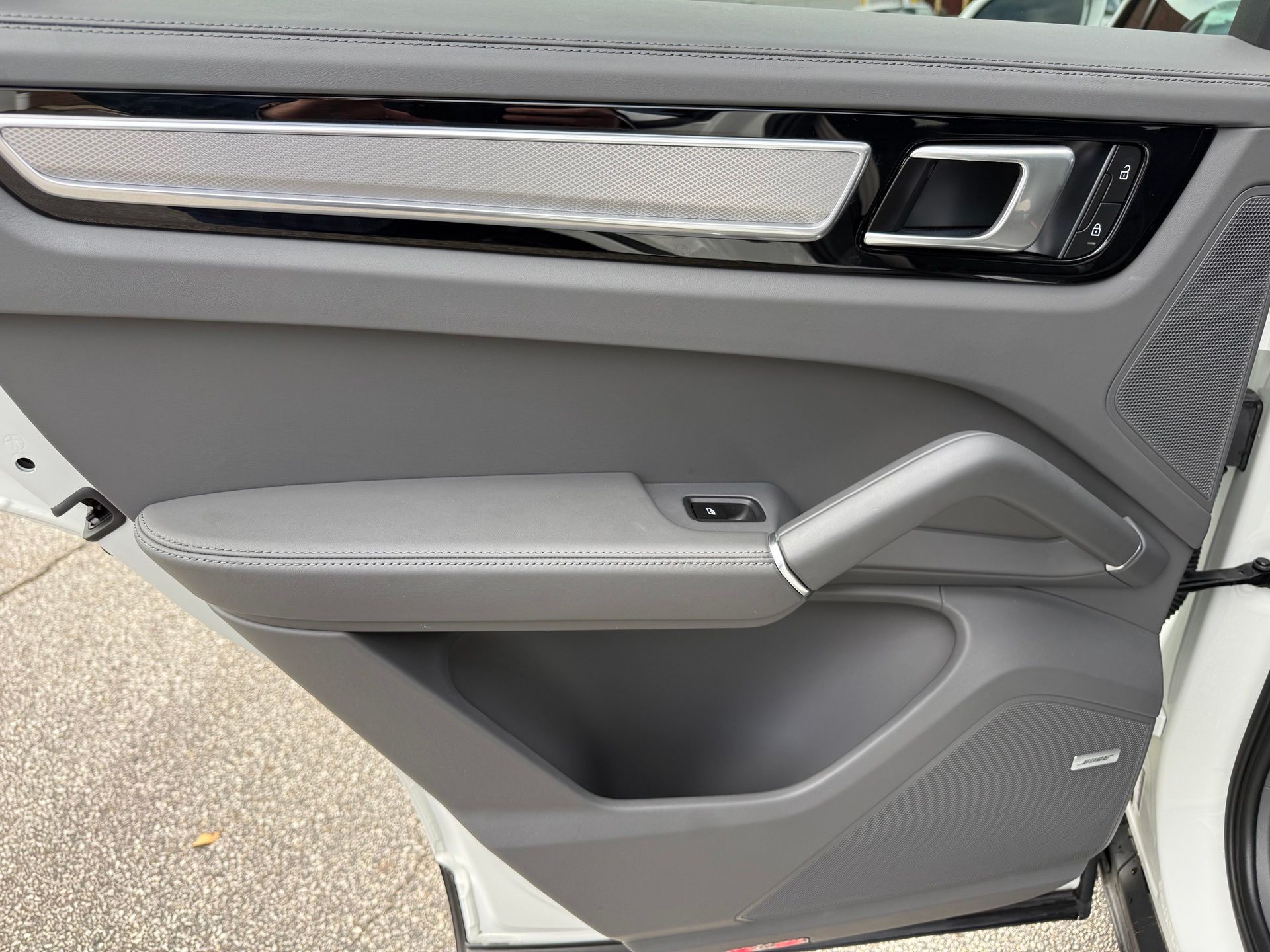2023 Porsche Cayenne Base - Photo 34