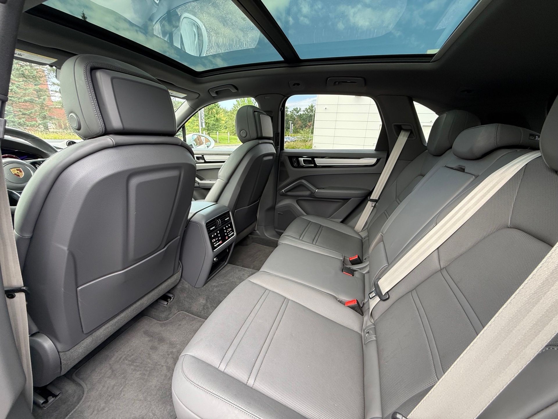 2023 Porsche Cayenne Base - Photo 26
