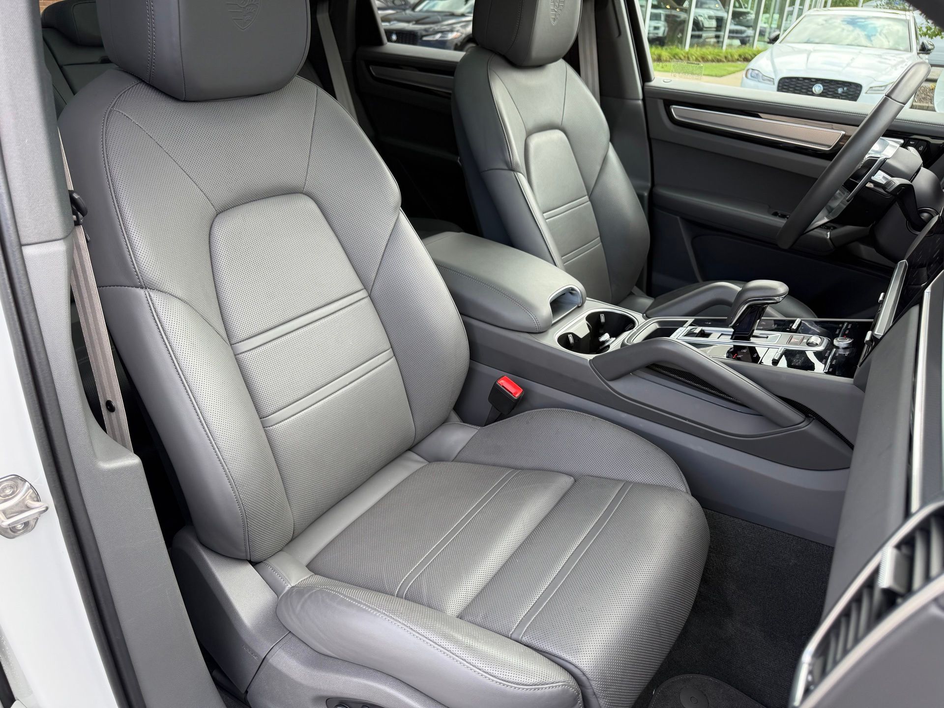2023 Porsche Cayenne Base - Photo 29