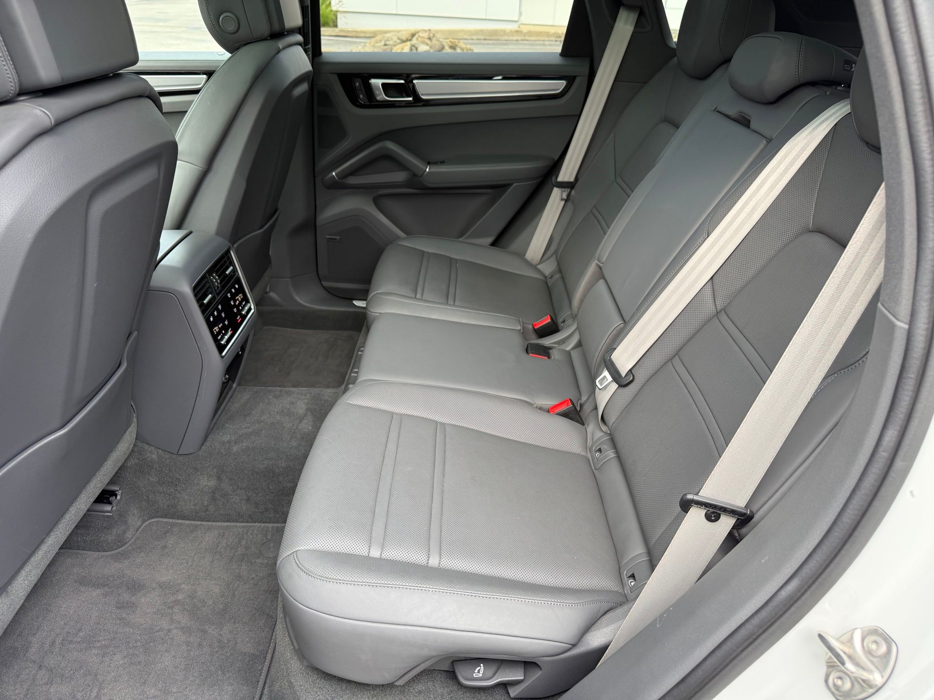 2023 Porsche Cayenne Base - Photo 25
