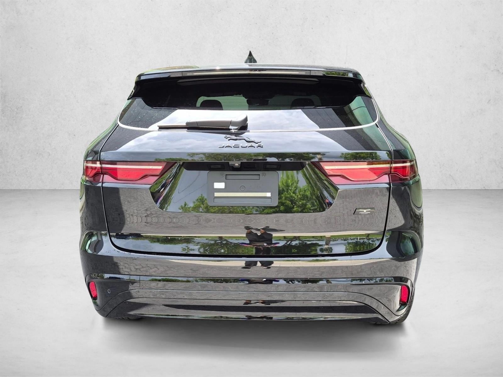 2026 Jaguar F-Pace R-Dynamic S - Photo 7