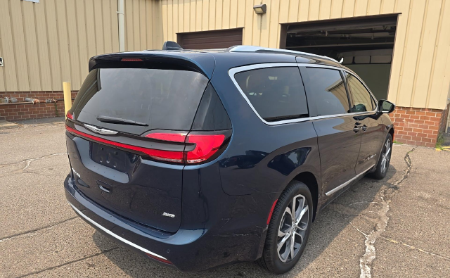 Used 2025 Chrysler Pacifica Pinnacle Van Passenger Van