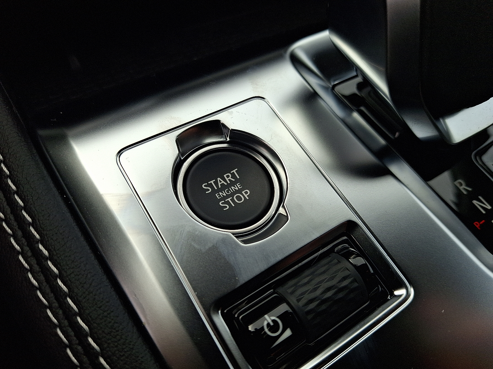 2026 Jaguar F-Pace R-Dynamic S - Photo 18