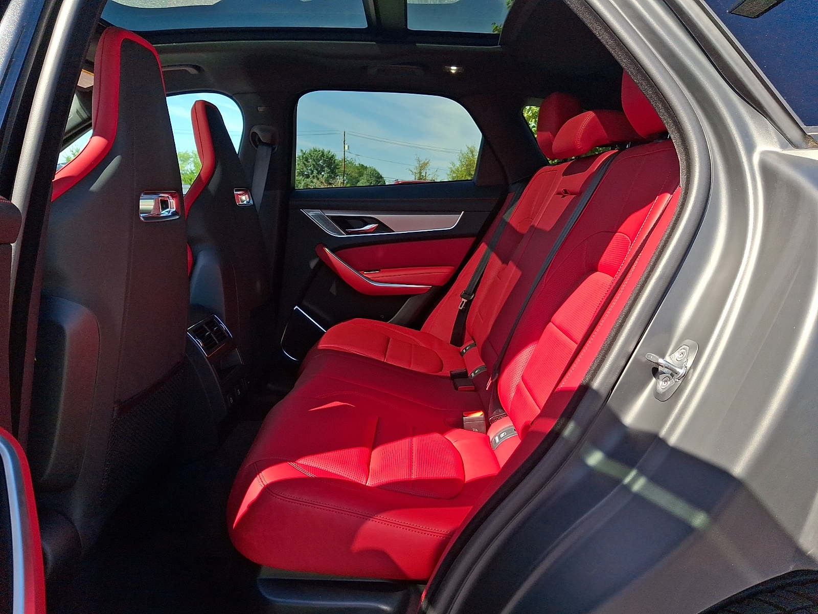 2026 Jaguar F-Pace R-Dynamic S - Photo 9