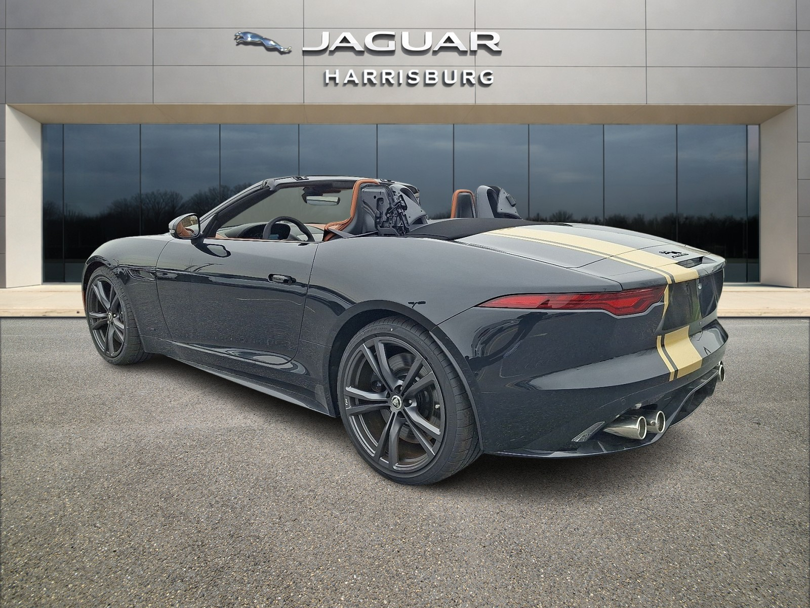 2024 Jaguar F-Type R75 - Photo 2