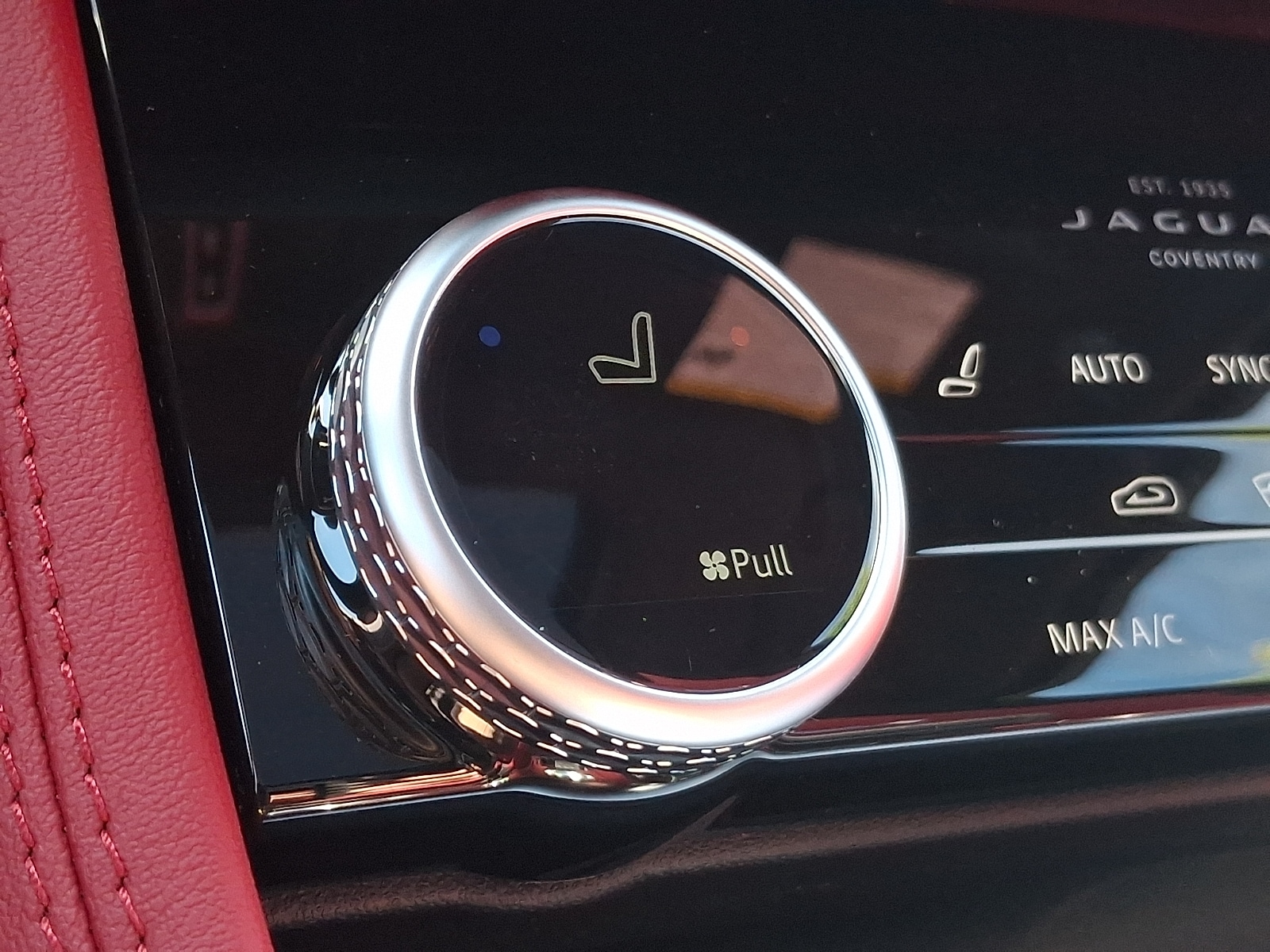 2026 Jaguar F-Pace R-Dynamic S - Photo 21