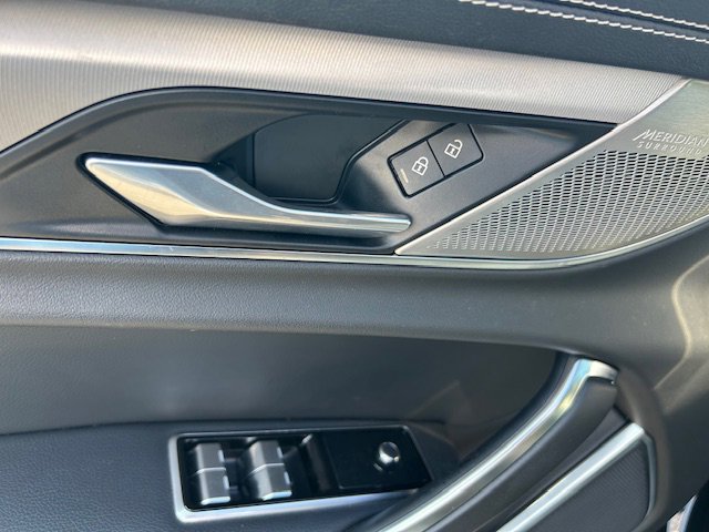 2022 Jaguar XF R-Dynamic SE - Photo 13
