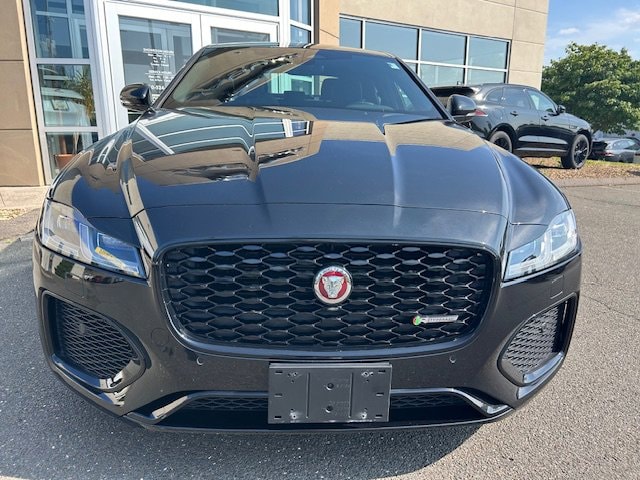 2022 Jaguar XF R-Dynamic SE - Photo 9