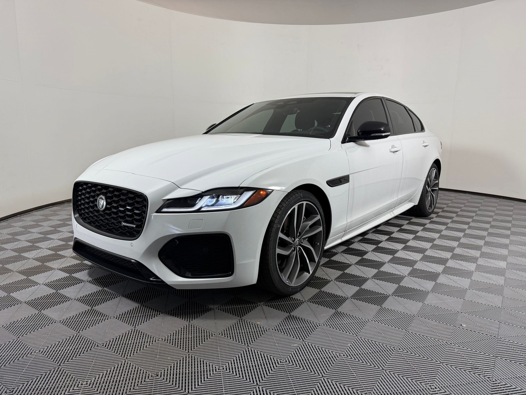 2024 Jaguar XF R-Dynamic SE Sedan