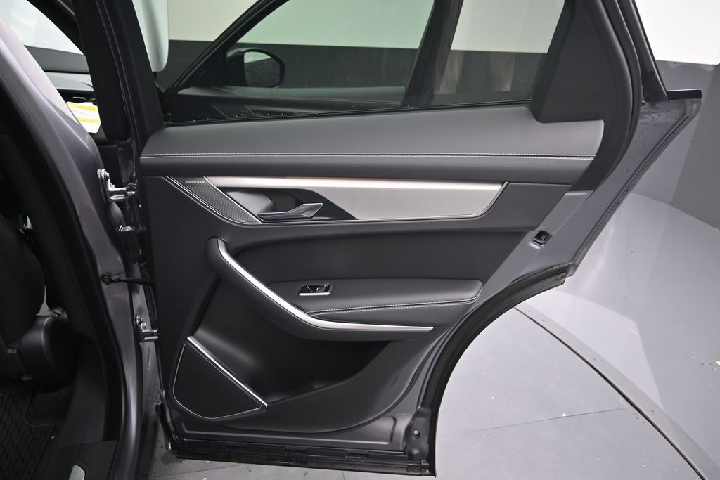 2026 Jaguar F-Pace R-Dynamic S - Photo 12