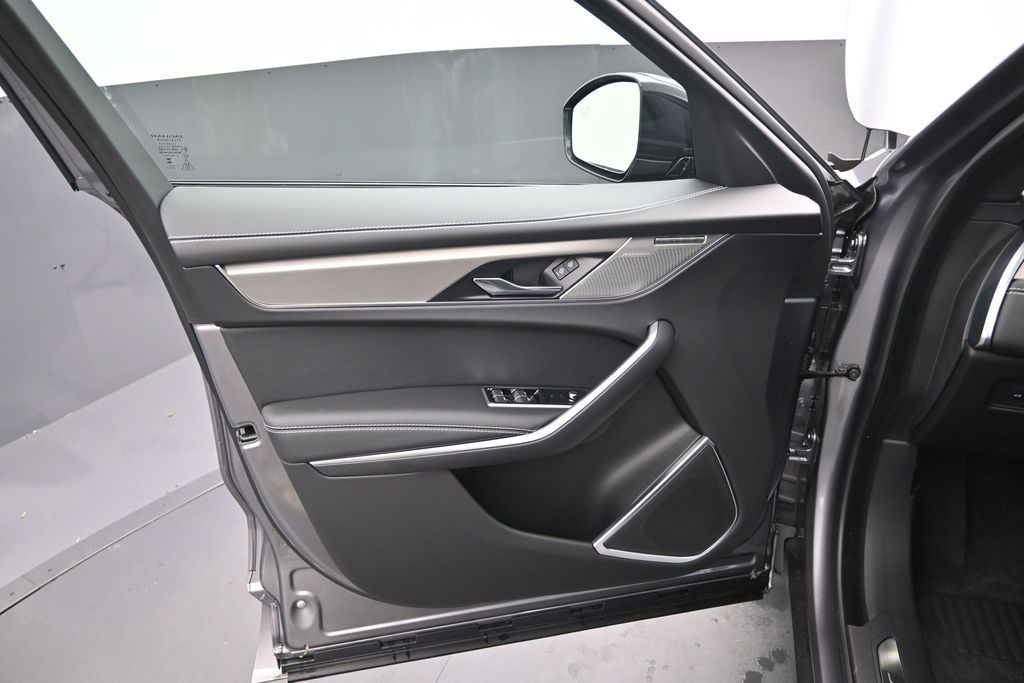 2026 Jaguar F-Pace R-Dynamic S - Photo 20