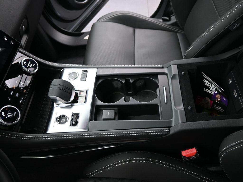 2026 Jaguar F-Pace R-Dynamic S - Photo 27