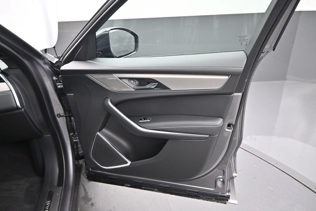 2026 Jaguar F-Pace R-Dynamic S - Photo 4