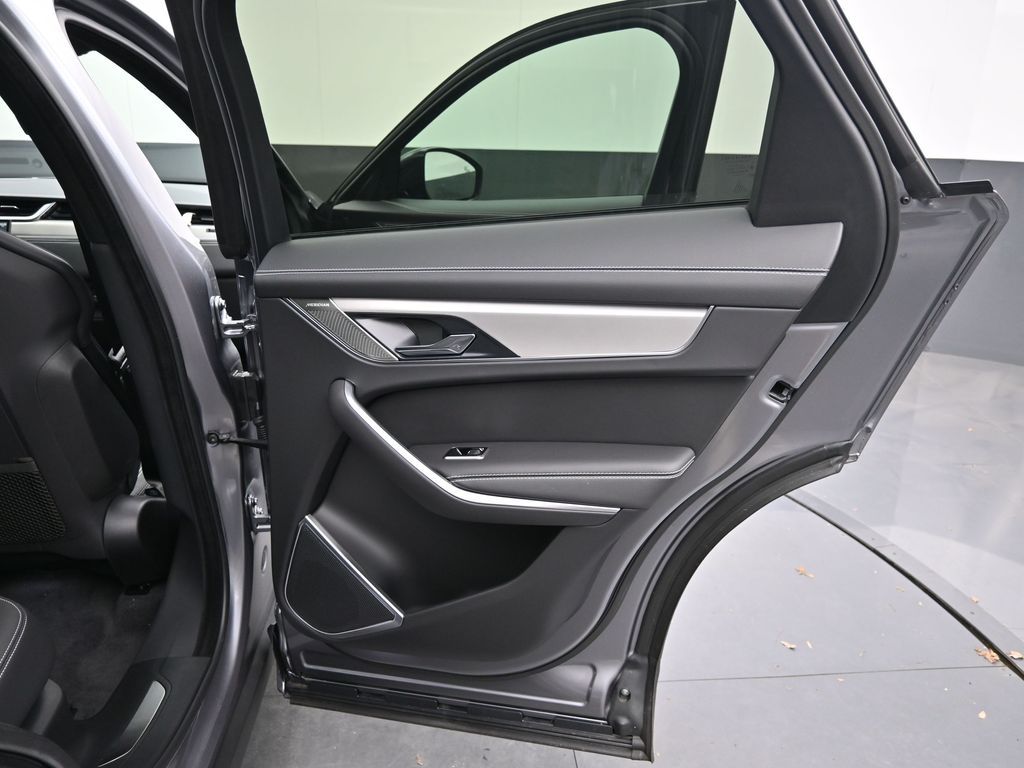 2026 Jaguar F-Pace R-Dynamic S - Photo 12