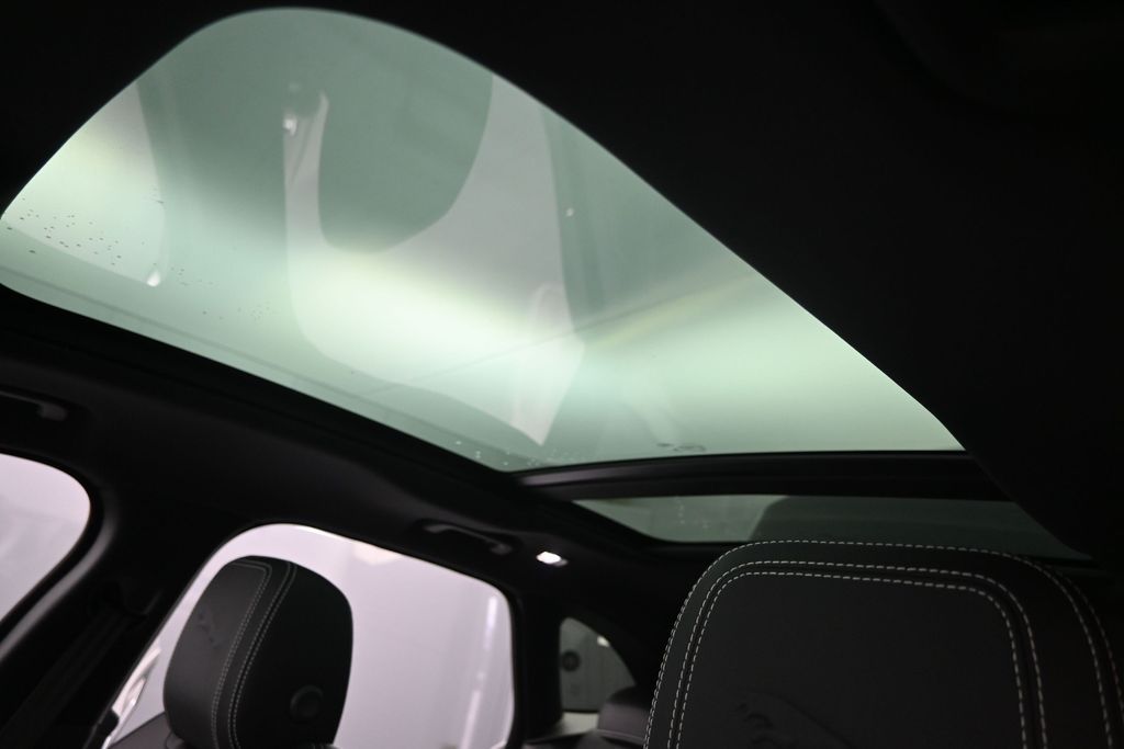 2026 Jaguar F-Pace R-Dynamic S - Photo 29