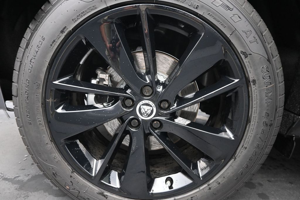 2026 Jaguar F-Pace R-Dynamic S - Photo 14
