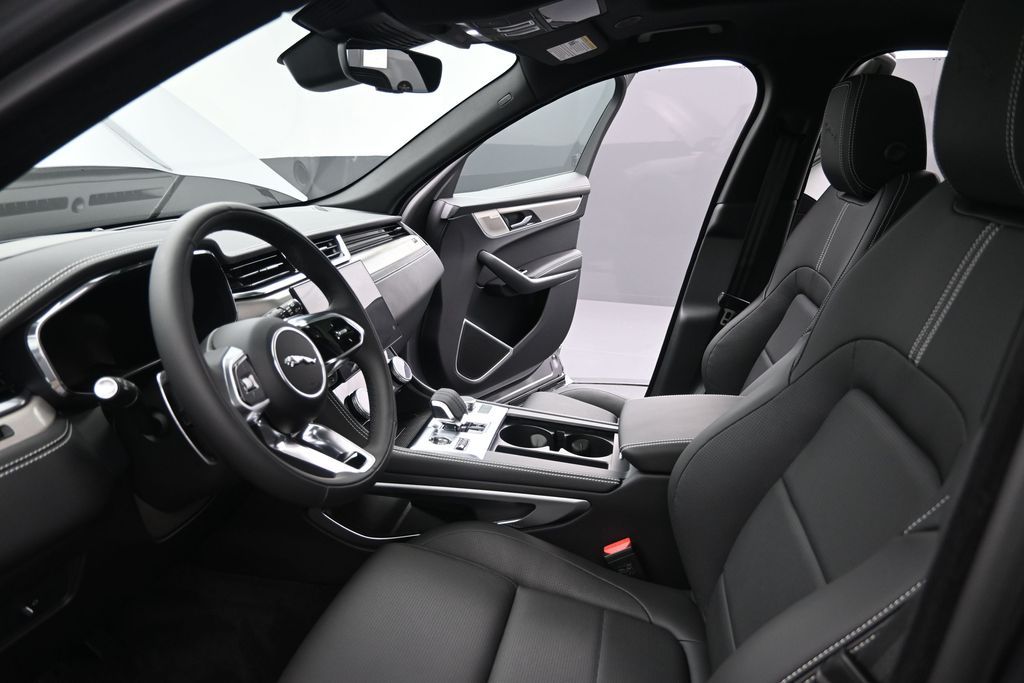 2026 Jaguar F-Pace R-Dynamic S - Photo 23
