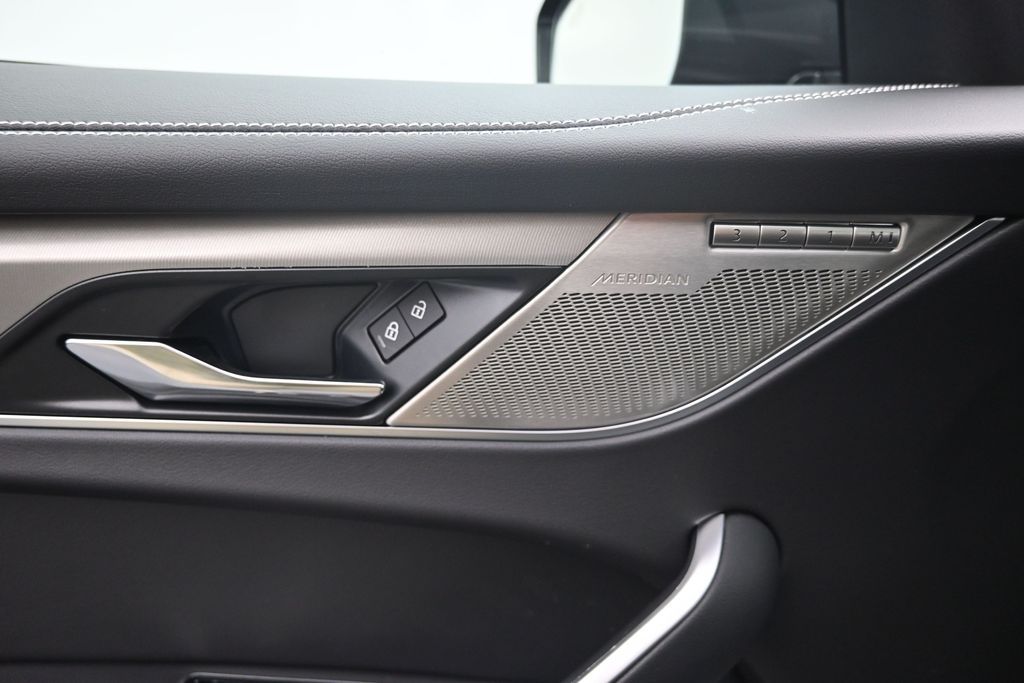 2026 Jaguar F-Pace R-Dynamic S - Photo 21