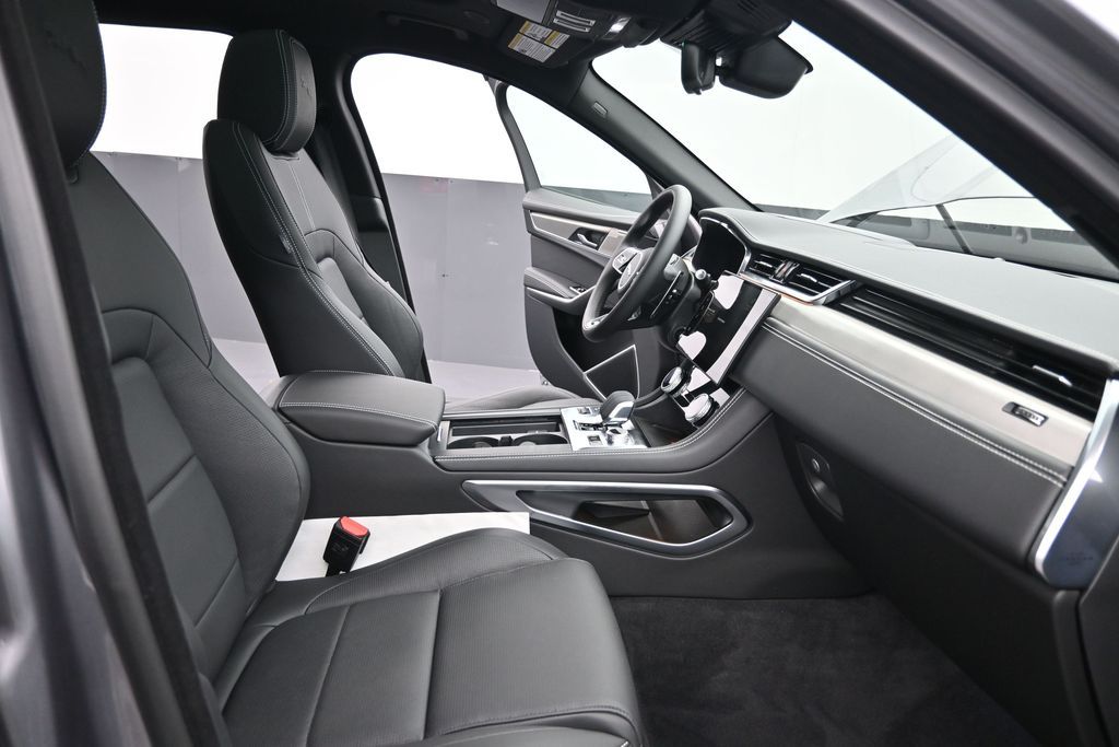 2026 Jaguar F-Pace R-Dynamic S - Photo 5