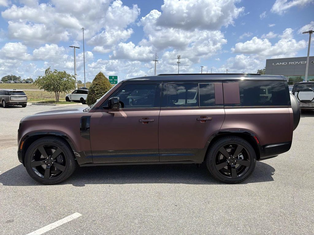 Used 2026 Land Rover Defender 130 X-Dynamic SE SUV