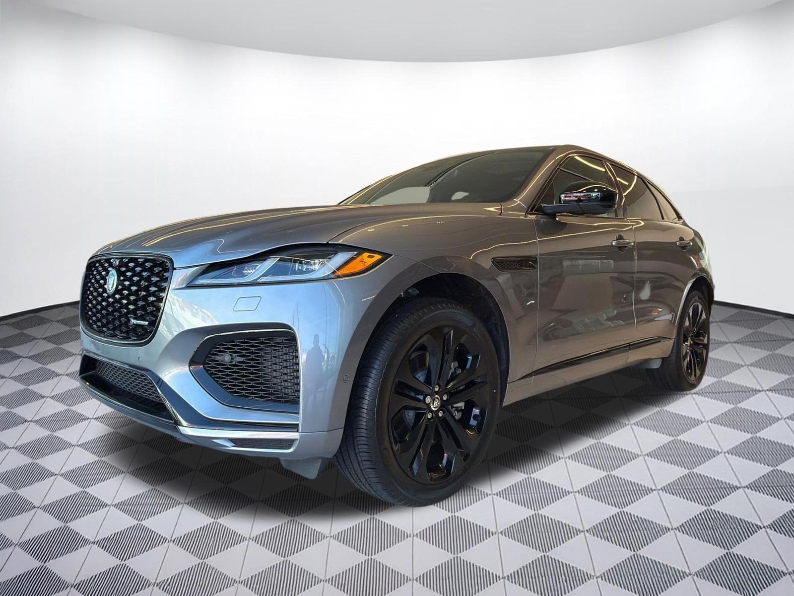 2025 Jaguar F-PACE R-Dynamic S