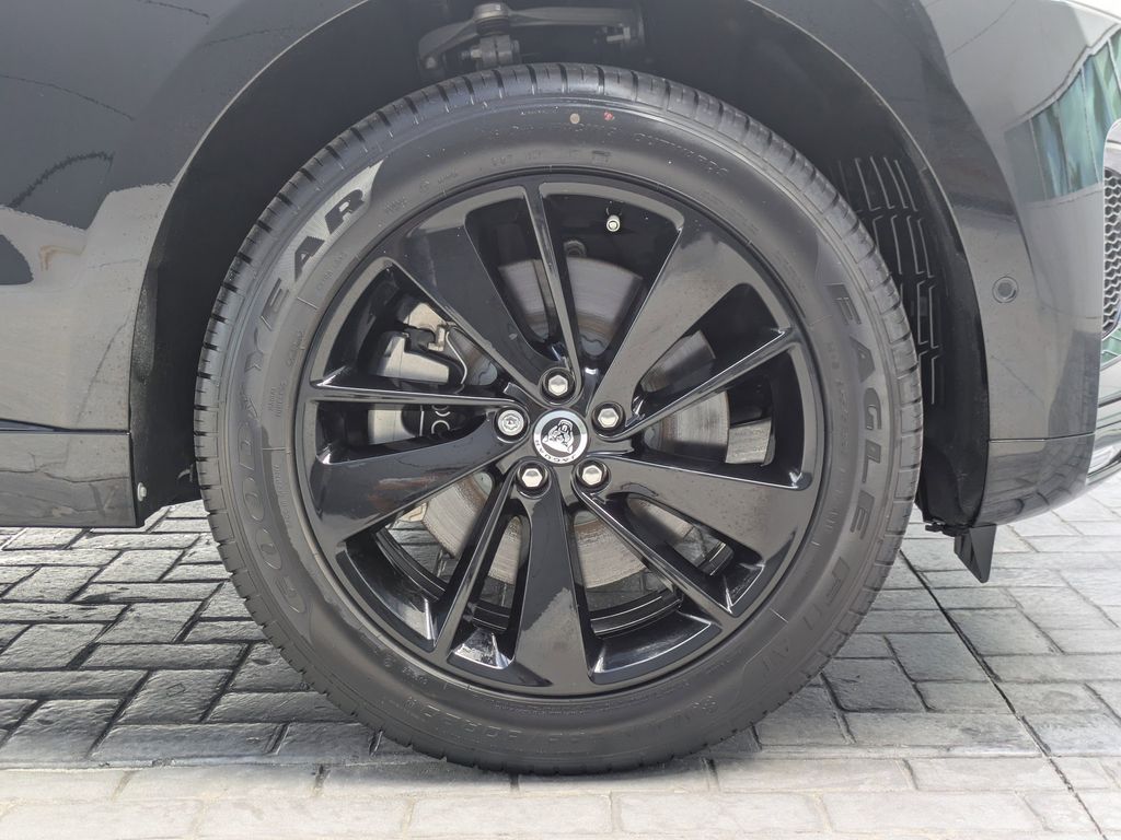 2026 Jaguar F-Pace R-Dynamic S - Photo 11