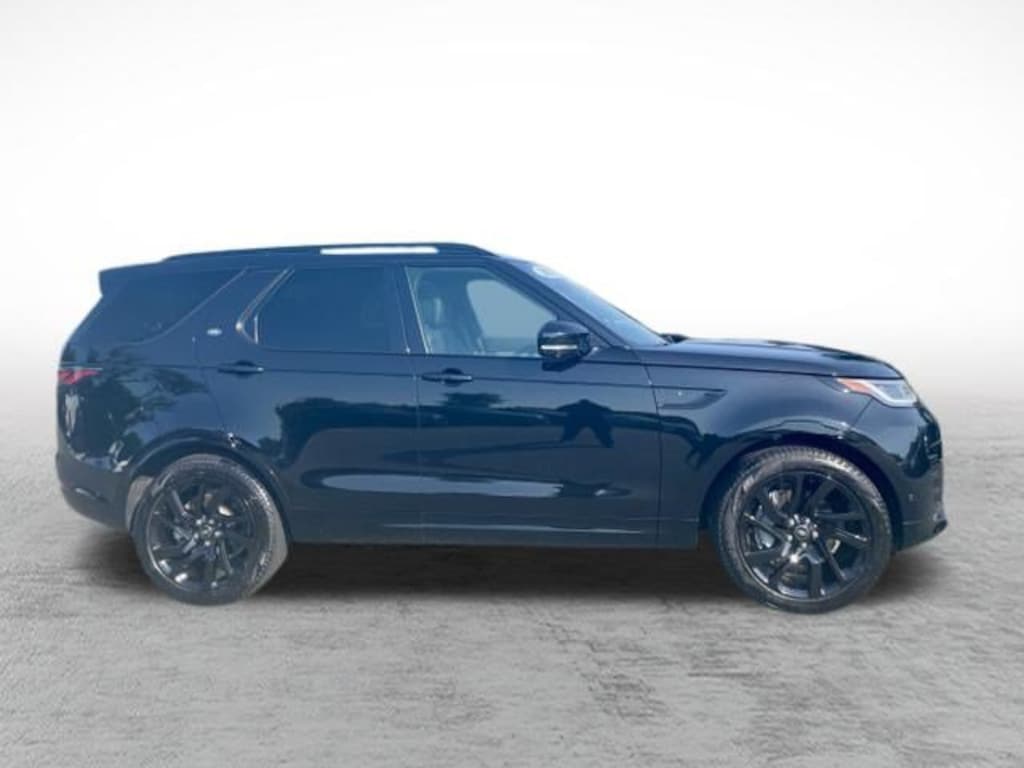 Certified 2025 Land Rover Discovery Dynamic SE SUV