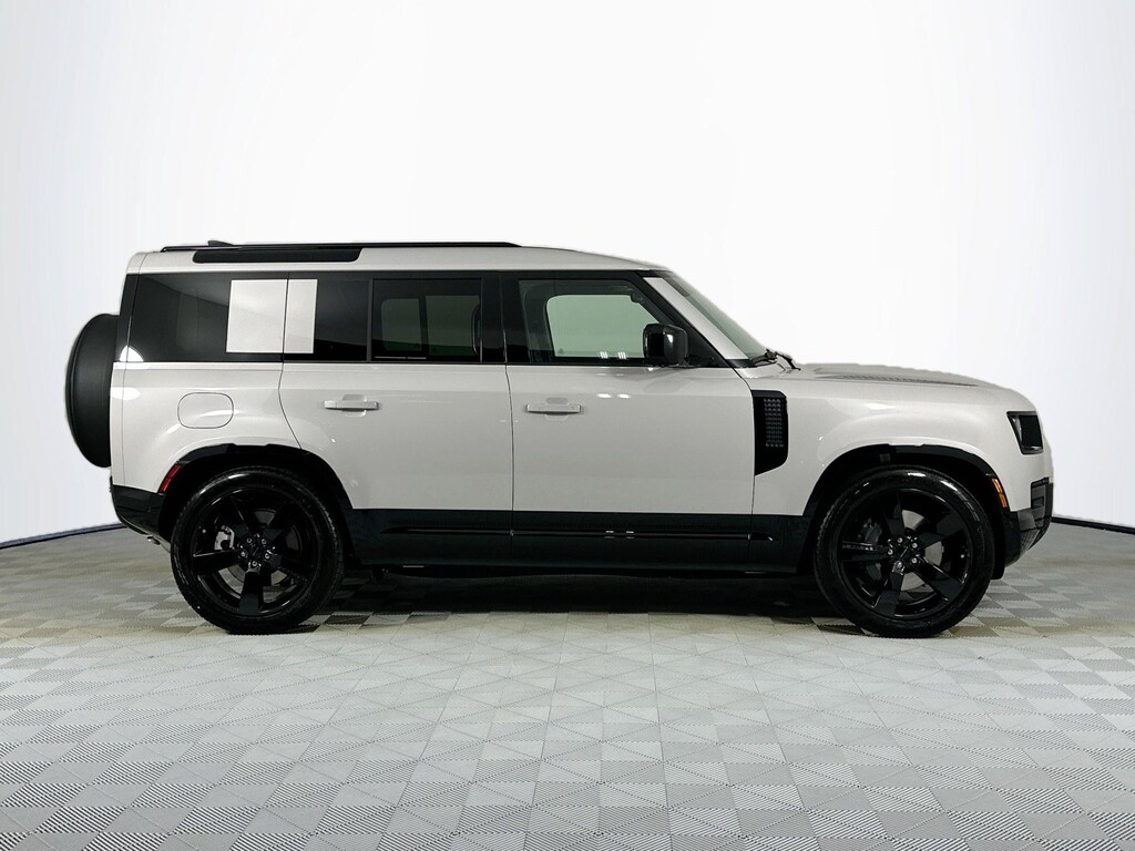 Used 2026 Land Rover Defender 110 X-Dynamic SE SUV