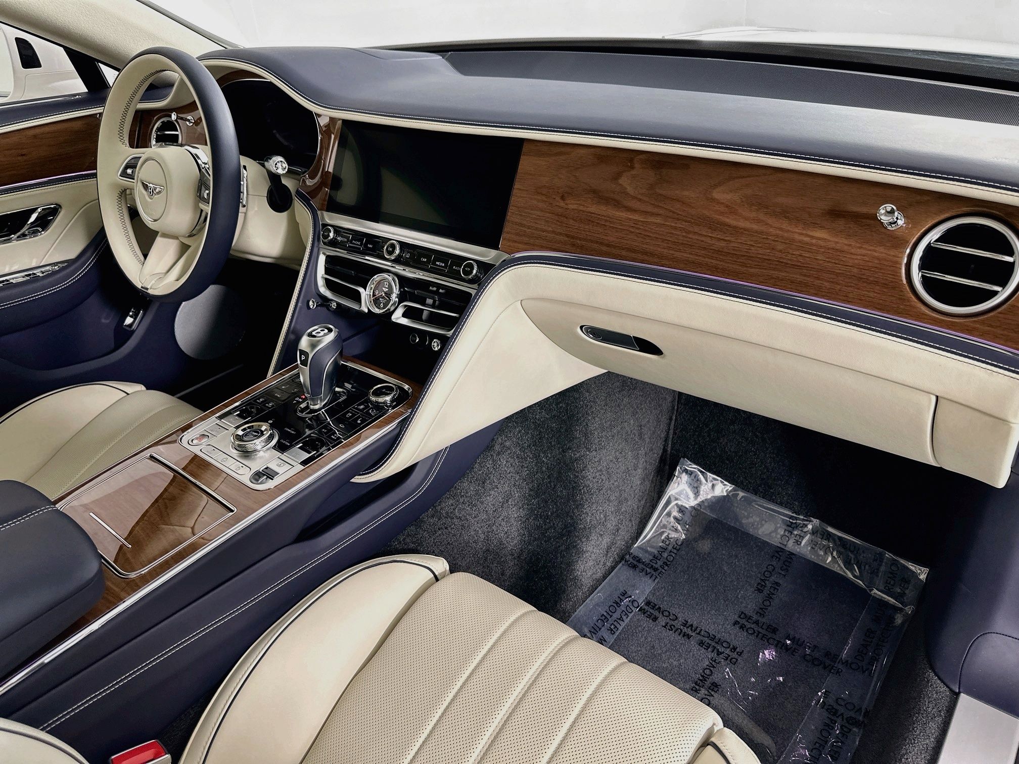 Used 2026 Bentley Flying Spur V8 Sedan