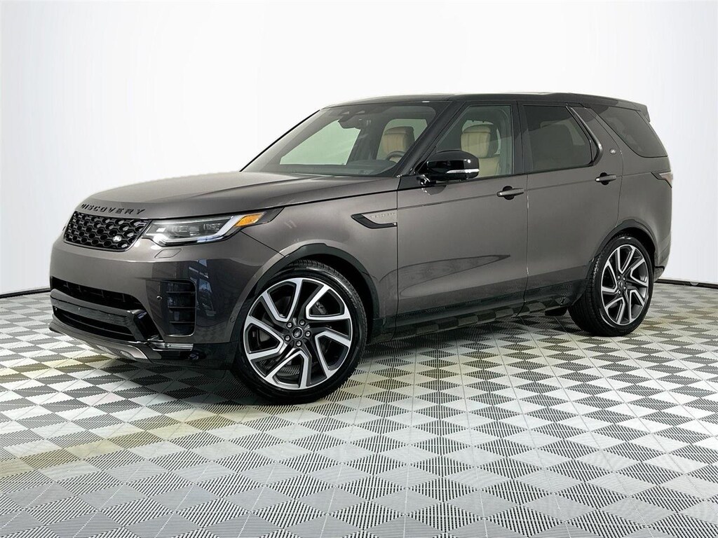 Used 2025 Land Rover Discovery Dynamic SE SUV