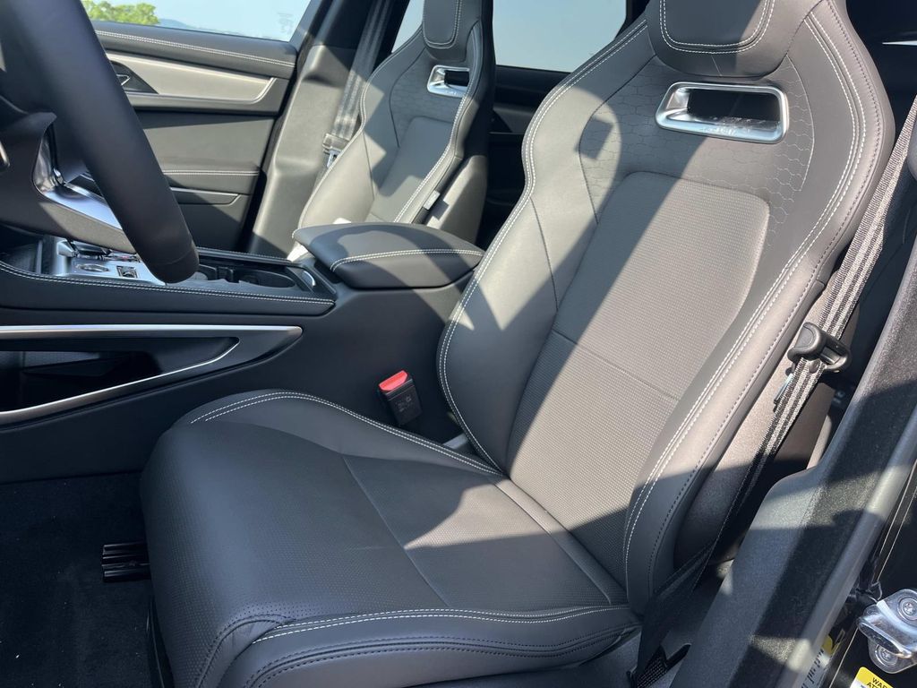 2026 Jaguar F-Pace R-Dynamic S - Photo 12
