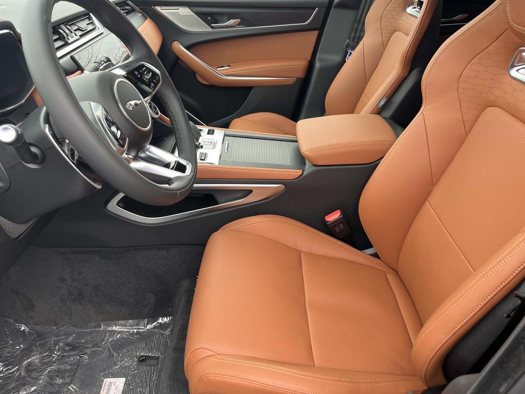 2026 Jaguar F-Pace R-Dynamic S - Photo 12