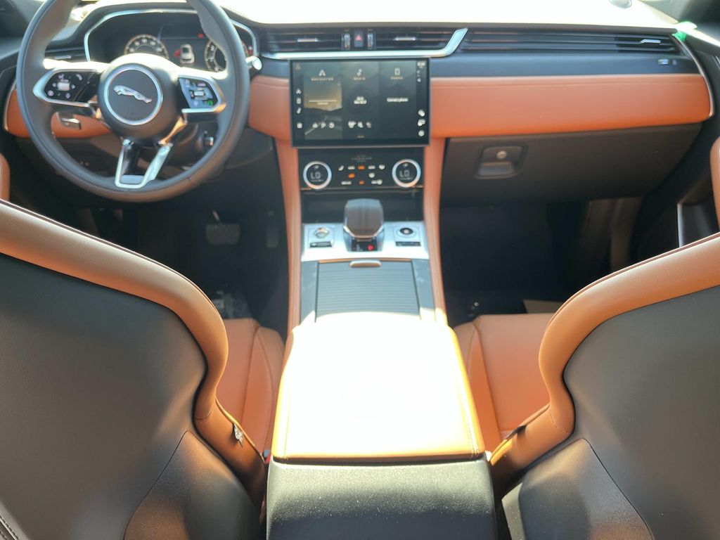 2026 Jaguar F-Pace R-Dynamic S - Photo 9