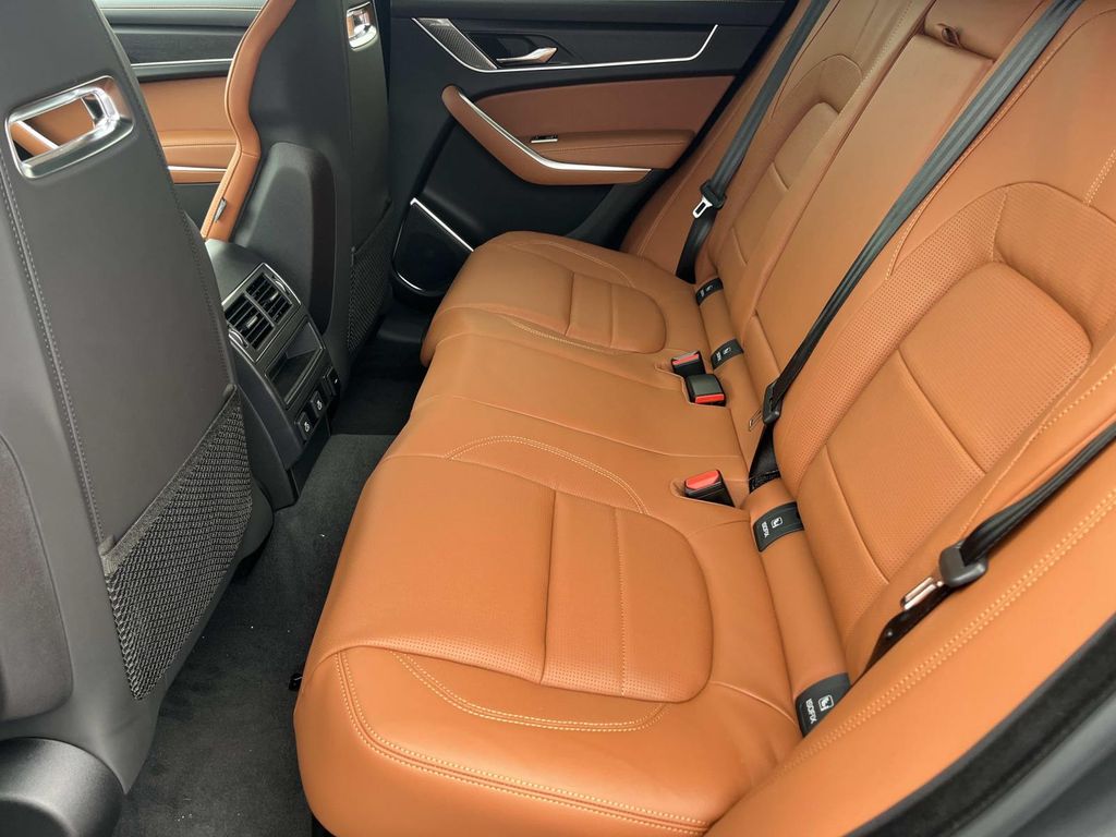 2026 Jaguar F-Pace R-Dynamic S - Photo 10