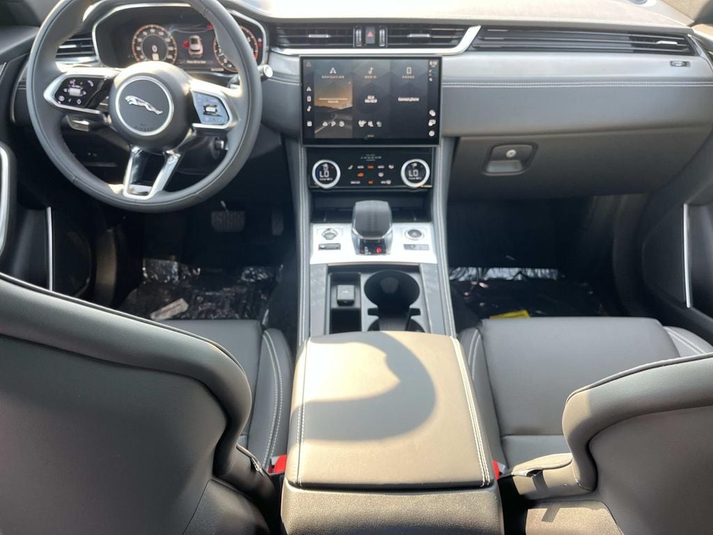 2026 Jaguar F-Pace R-Dynamic S - Photo 9