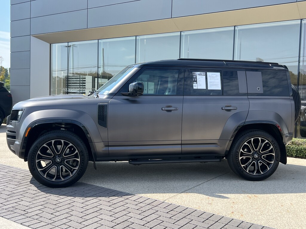 Used 2025 Land Rover Defender OCTA SUV