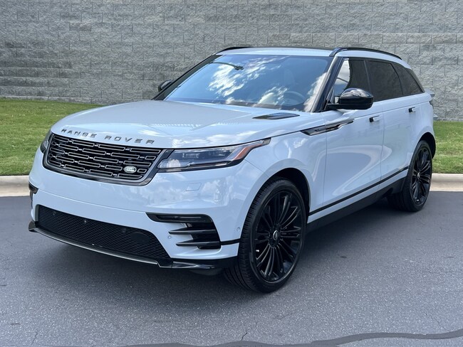 2026 Land Rover Range Rover Velar Dynamic SE SUV