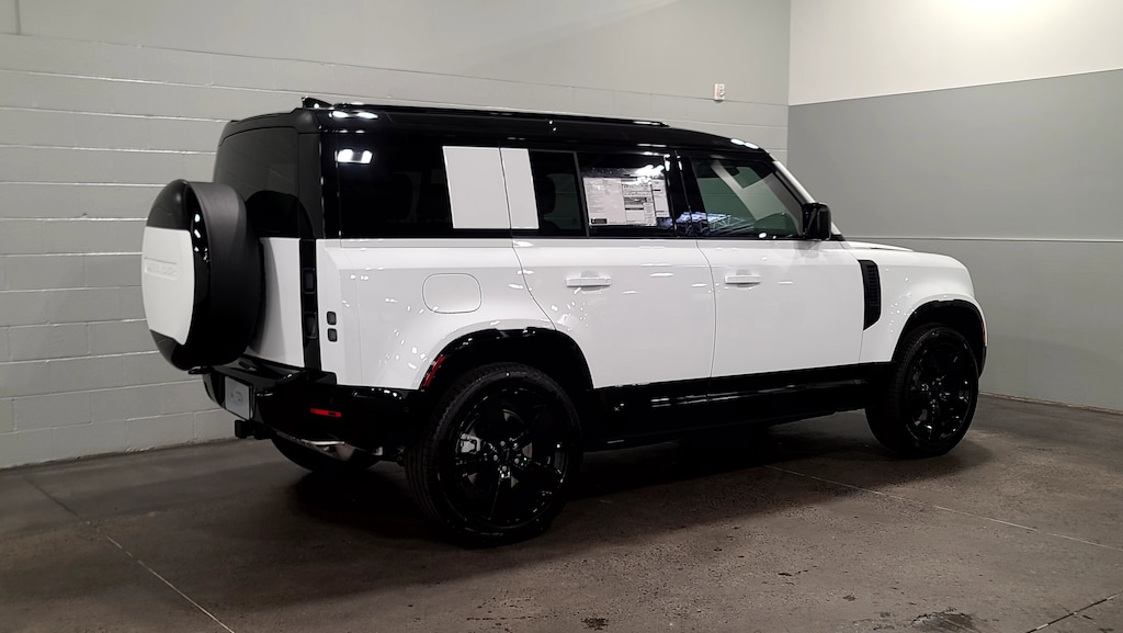 Used 2026 Land Rover Defender X-Dynamic SE SUV