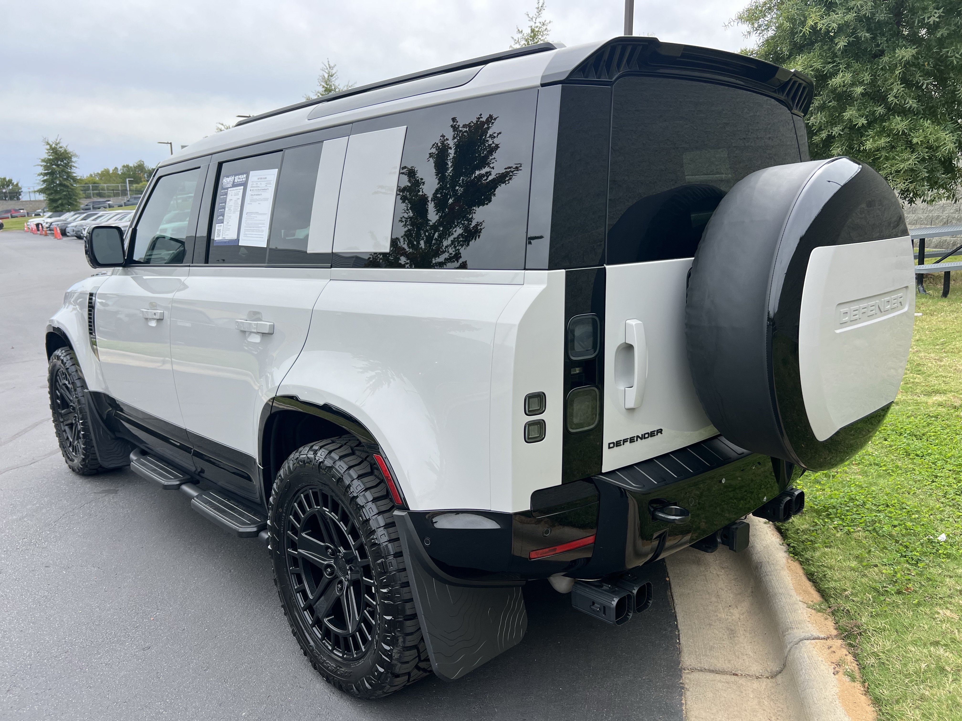 Used 2026 Land Rover Defender X-Dynamic SE SUV