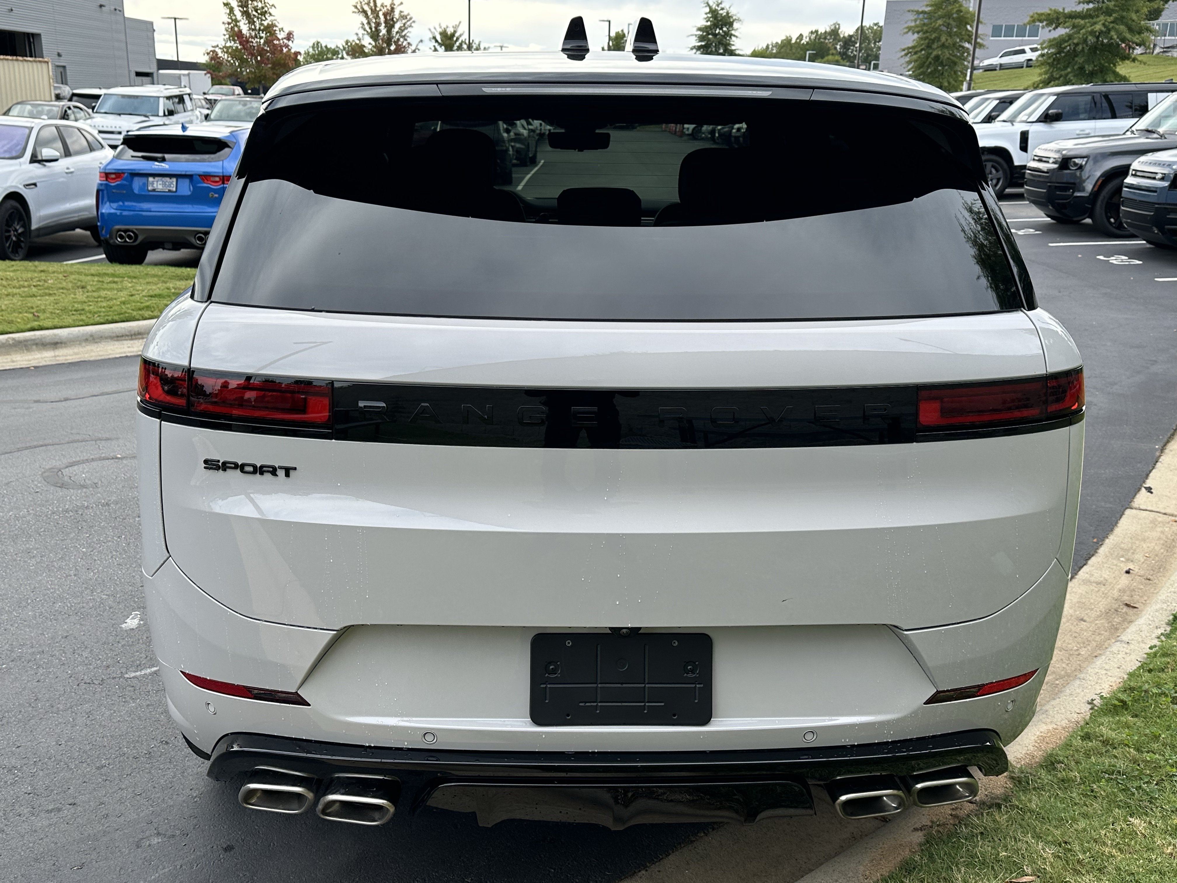Used 2027 Land Rover Range Rover Sport Dynamic SE SUV
